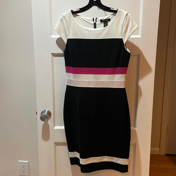 Pencil Dress / Fitted - Picture 1 of 5